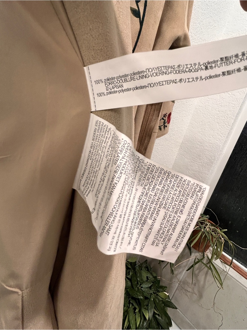 Zara Beige Open-Front kimono style Trench Coat with Red Rose Embroidery - Picture 5 of 5